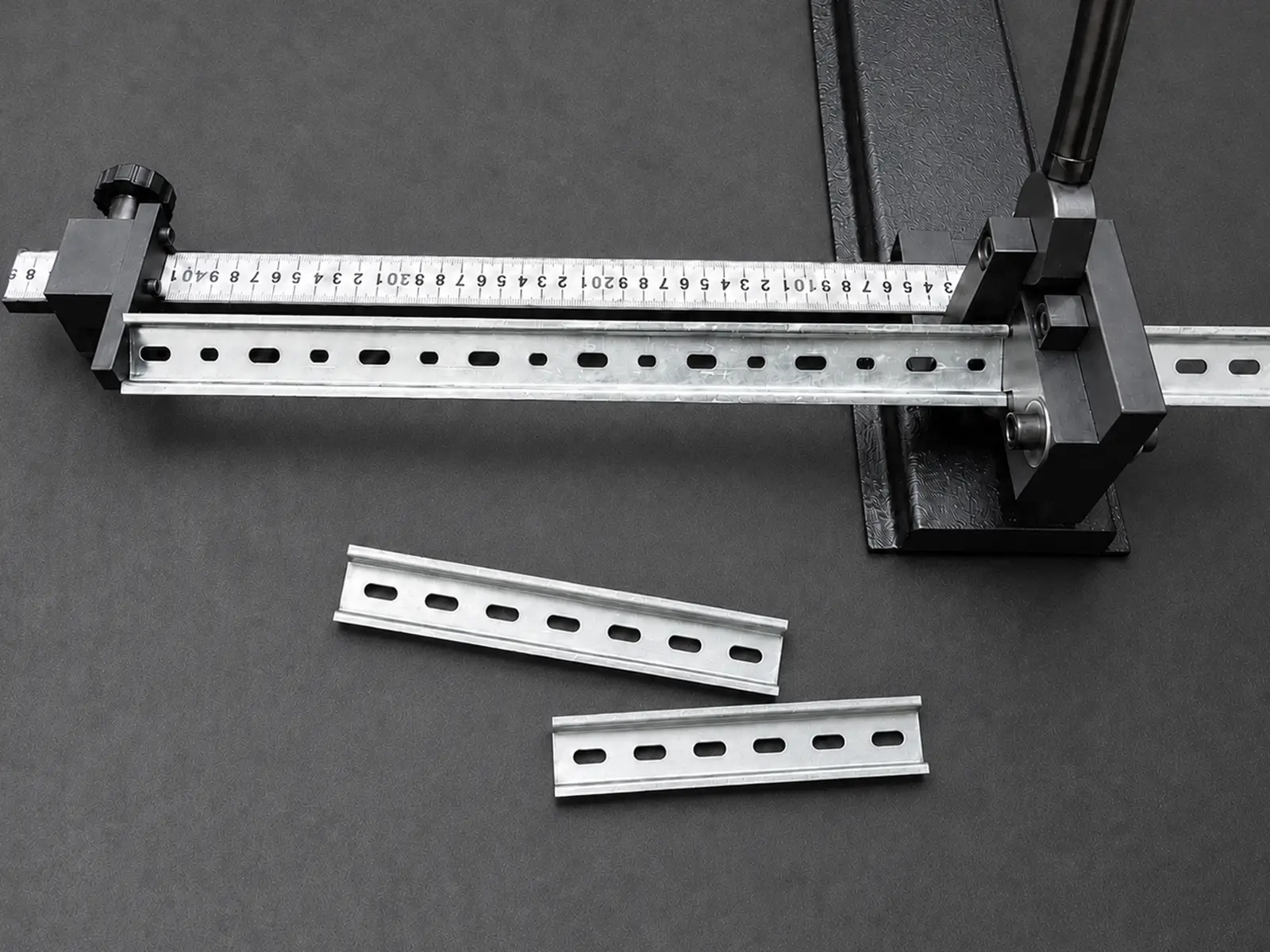 DIN Rail Cutter